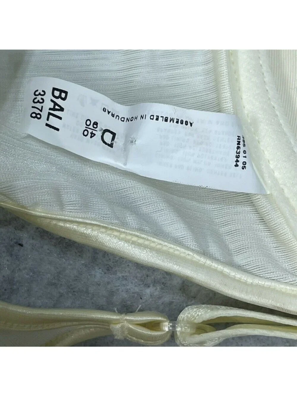 Bali Womens Wire-Free Bra Size 40D Lightly Lined Front Close Beige Nylon & Spand